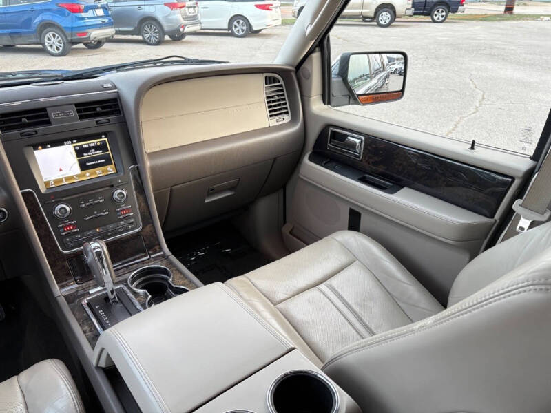 2016 Lincoln Navigator Select