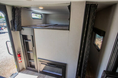 2022 CHEROKEE FOREST RIVER