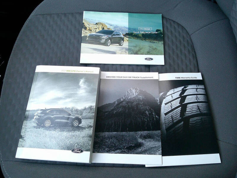 2021 Ford Escape Hybrid SE