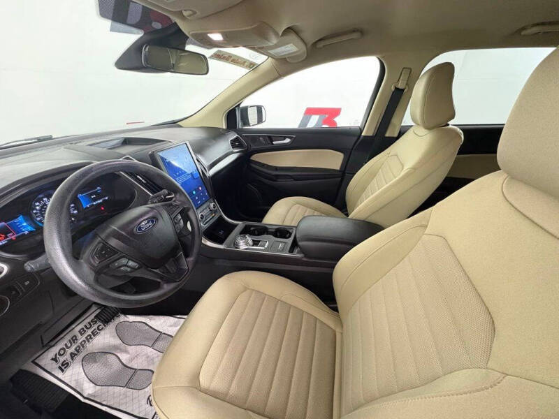 2023 Ford Edge SE
