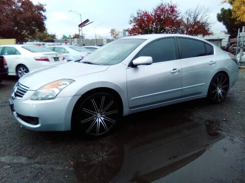 2009 Nissan Altima for sale at Larry's Auto Sales Inc. in Fresno CA