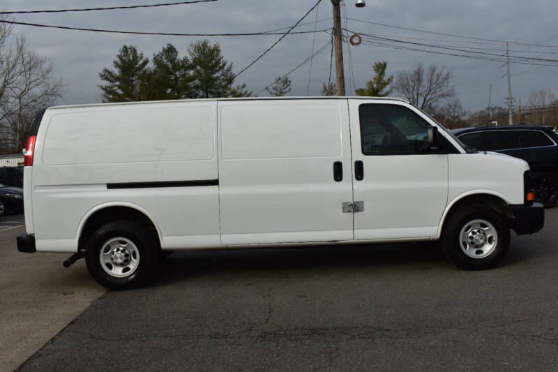 2015 Chevrolet Express Cargo Work Van photo 9