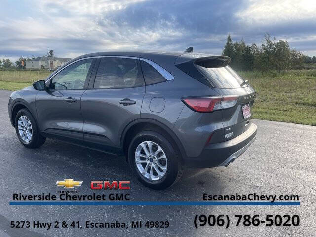 2022 Ford Escape SE