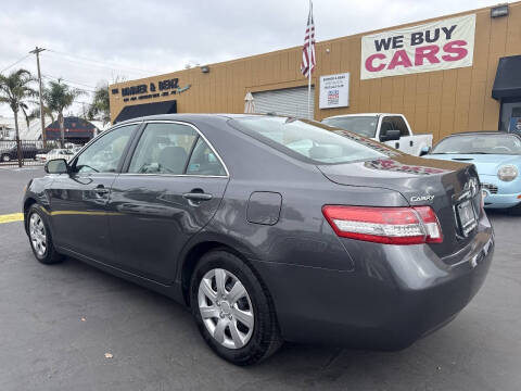 2011 Toyota Camry LE
