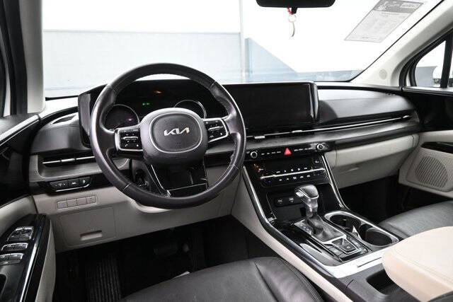 2024 Kia Carnival EX