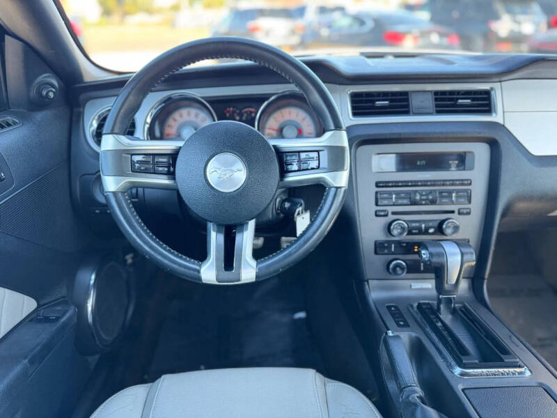 2012 Ford Mustang V6 Premium