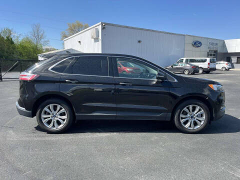2022 Ford Edge Titanium