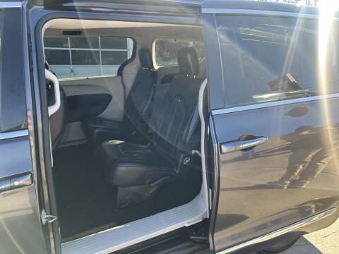 2020 Chrysler Pacifica Touring L