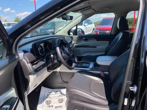2023 Kia Carnival LX
