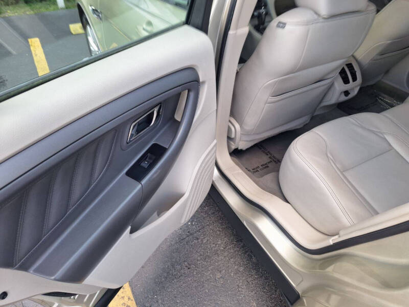 2011 Ford Taurus SEL