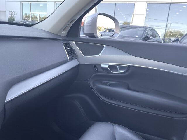 2025 Volvo XC90 B5 Core Bright Theme