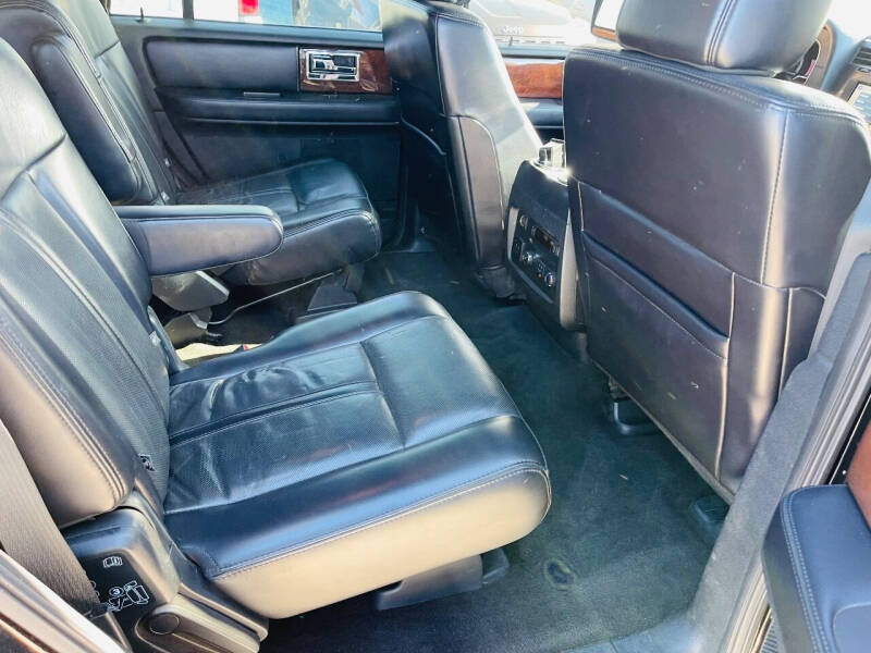 2017 Lincoln Navigator Select