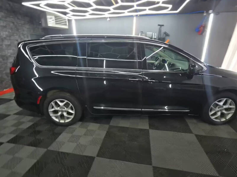 2018 Chrysler Pacifica Touring L Plus