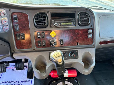 2017 Freightliner M2 106