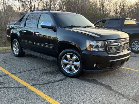 2011 Chevrolet Avalanche for sale at Greystone Auto Group in Grand Rapids MI