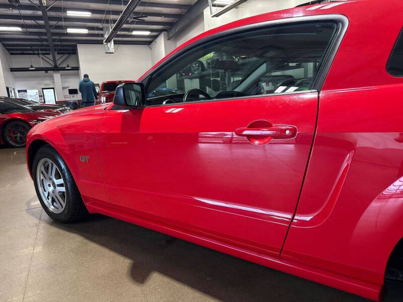 2005 Ford Mustang GT Premium