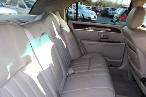 2005 Lincoln Town Car Signature