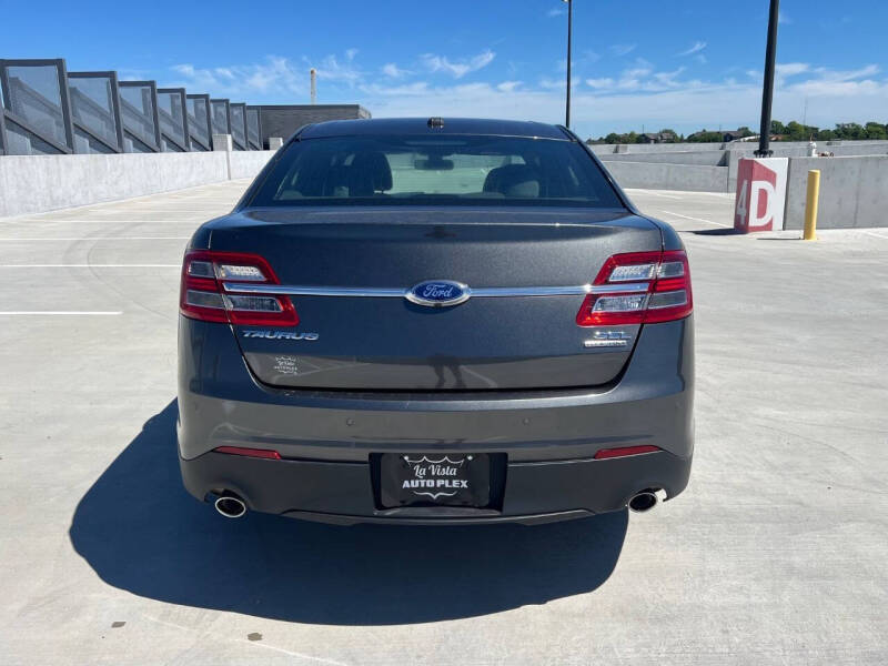 2018 Ford Taurus SEL