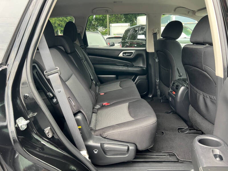 2018 Nissan Pathfinder SV