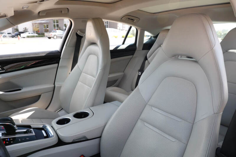 2020 Porsche Panamera