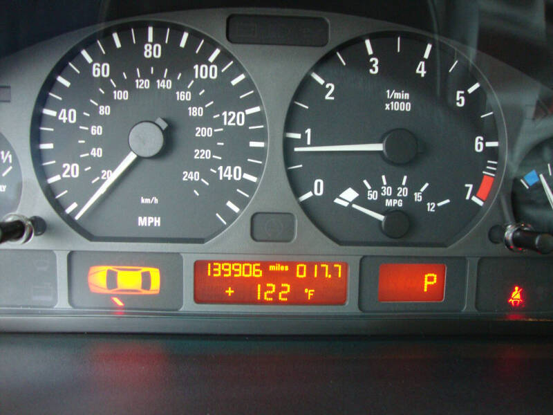 2004 BMW 3 Series 325i