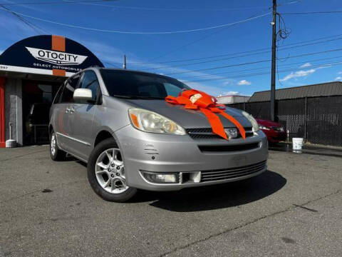 2005 Toyota Sienna for sale at OTOCITY in Totowa NJ