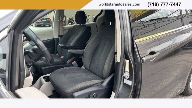 2017 Chrysler Pacifica LX