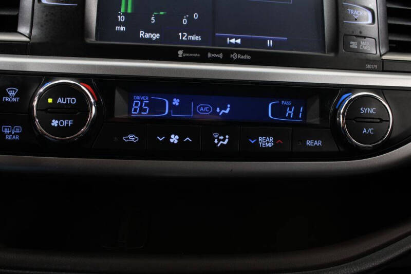 2017 Toyota Highlander SE