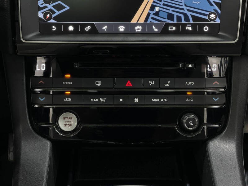 2017 Jaguar F-PACE 35t Prestige