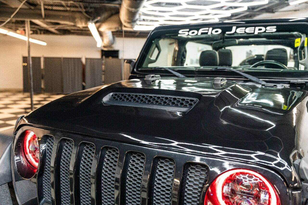 2018 JEEP Wrangler SUV / Crossover - $44,999