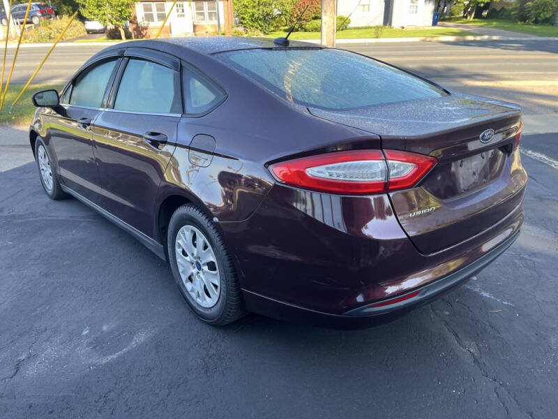 2013 Ford Fusion S