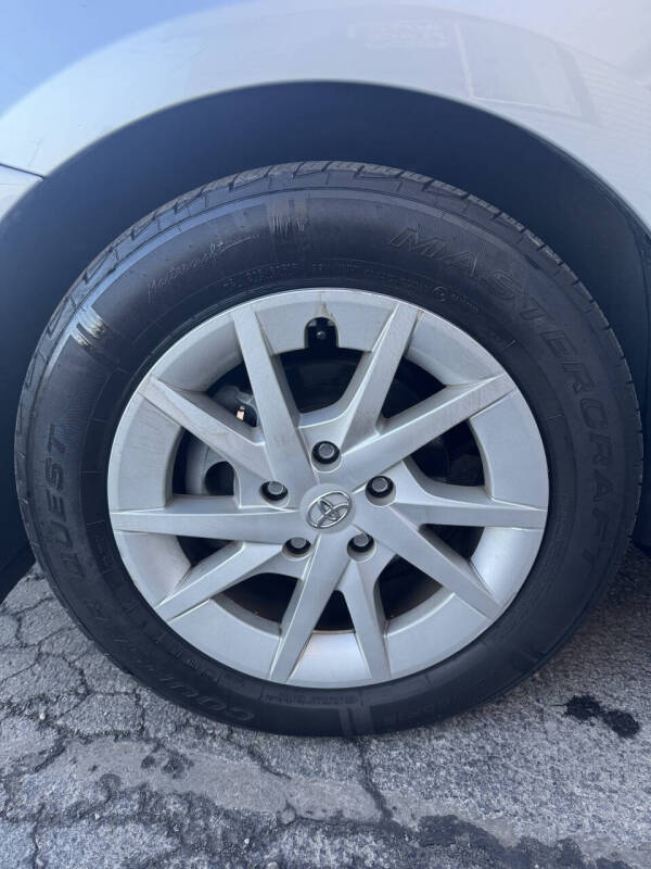 2012 Toyota Prius v Five