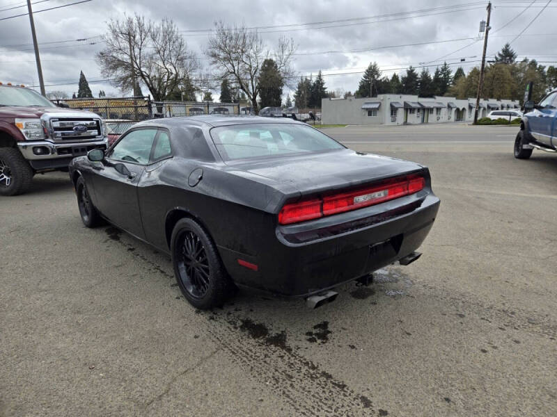 2009 Dodge Challenger SE