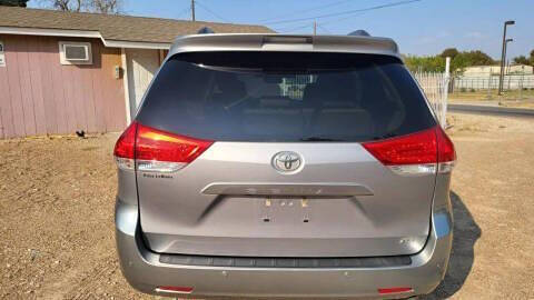 2012 Toyota Sienna XLE 8-Passenger