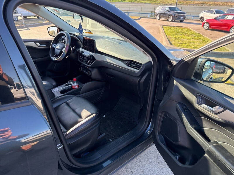 2022 Ford Escape SEL