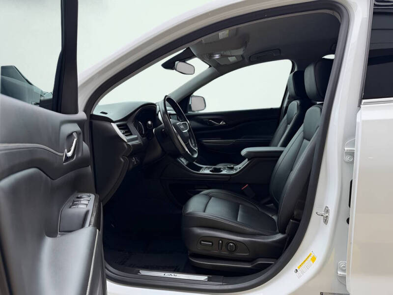 2021 GMC Acadia SLT
