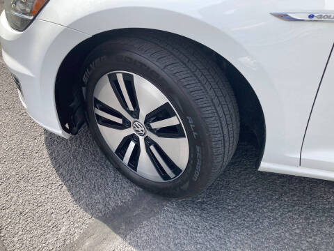 2019 Volkswagen e-Golf SE
