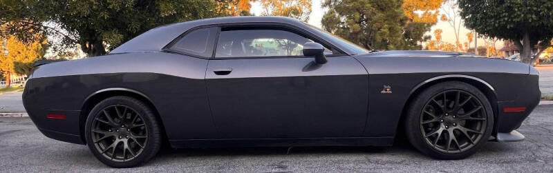 2016 Dodge Challenger 392 HEMI Scat Pack Shaker