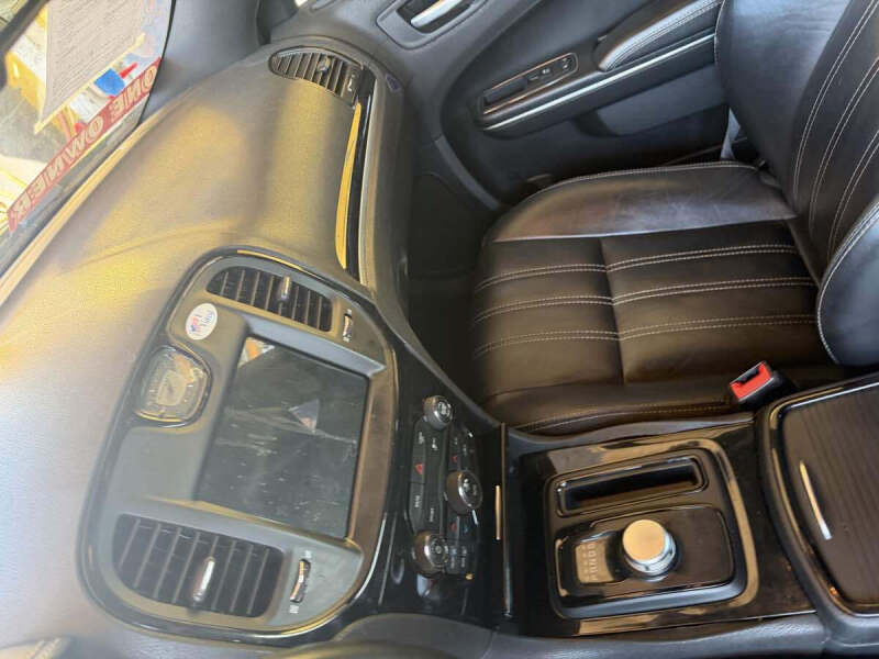 2017 Chrysler 300