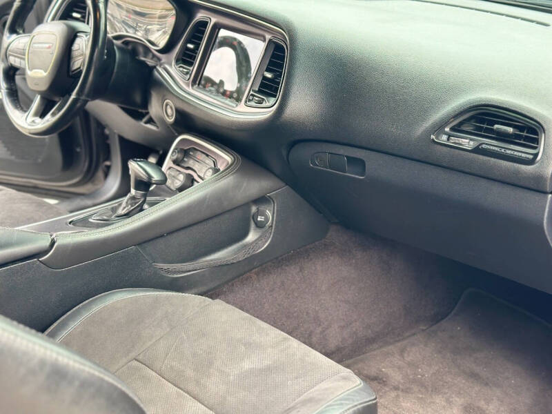 2018 Dodge Challenger SXT Plus