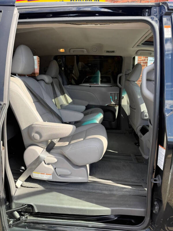 2015 Toyota Sienna