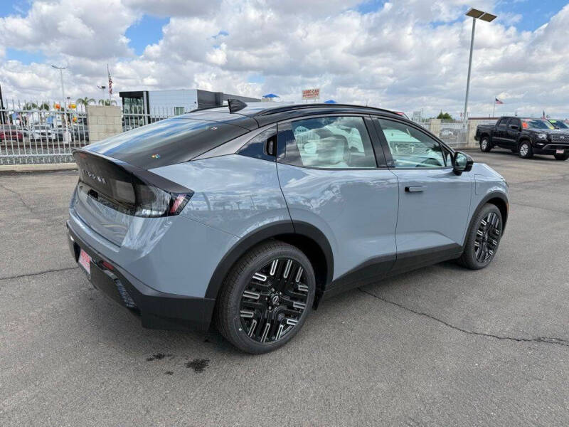 2026 Nissan LEAF Platinum+