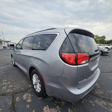 2017 Chrysler Pacifica Touring-L