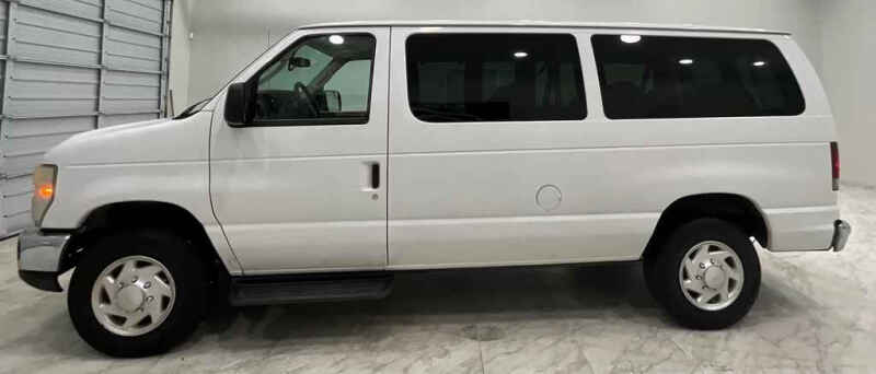 2012 Ford E-Series E-350 SD XL