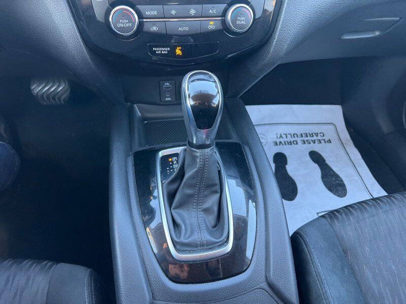 2017 Nissan Rogue SV