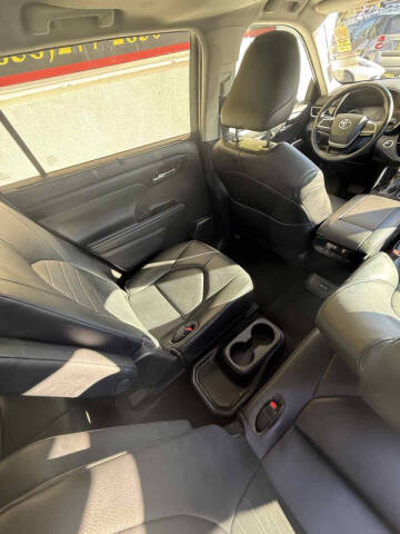 2023 Toyota Highlander Hybrid XLE