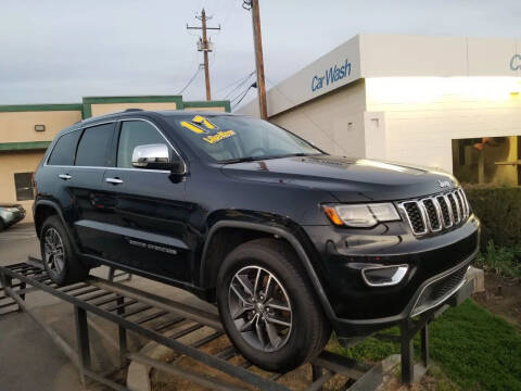 2017 Jeep Grand Cherokee for sale at Showcase Luxury Cars II in Fresno CA