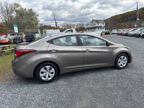 2016 Hyundai Elantra SE