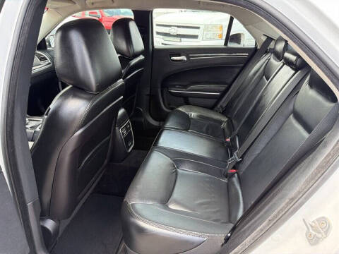 2016 Chrysler 300 Limited