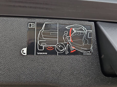 2021 Volvo XC60 T6 Momentum